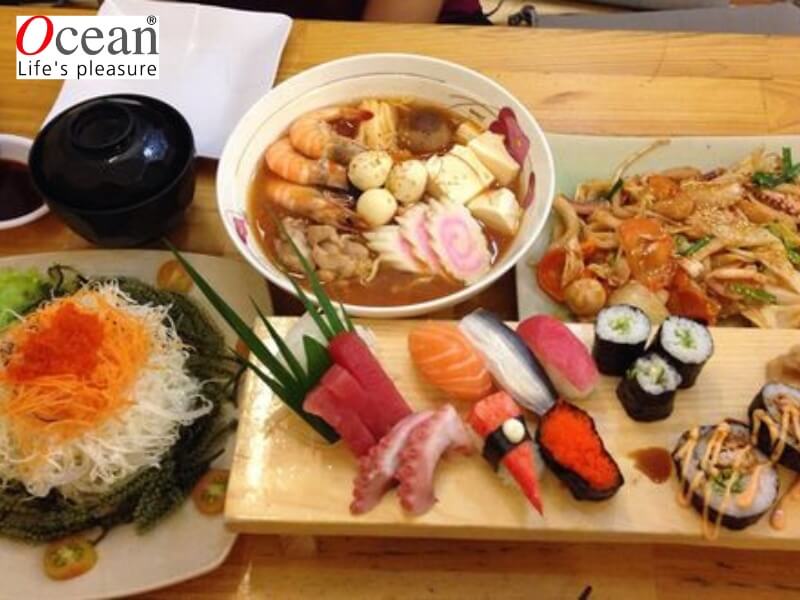 16. Nhà hàng Sakura - Địa chỉ ăn buffet sushi băng chuyền độc đáo