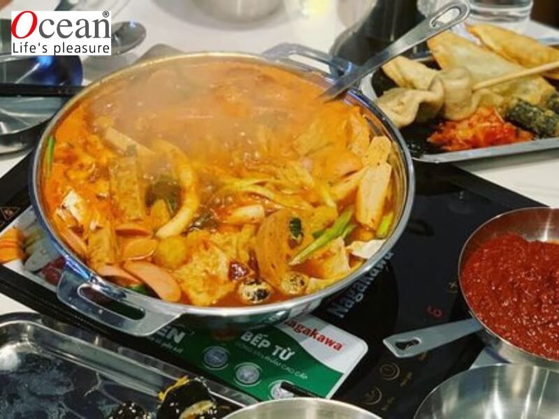 4. Johnson Tteokbokki - Quán lẩu buffet Tokbokki giá rẻ ở quận 7