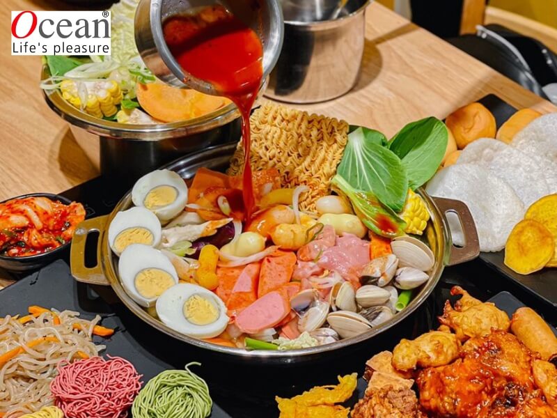 8. Gangnam Tokbokki Buffet - Buffet Tokbokki Sư Vạn Hạnh ngon, giá rẻ