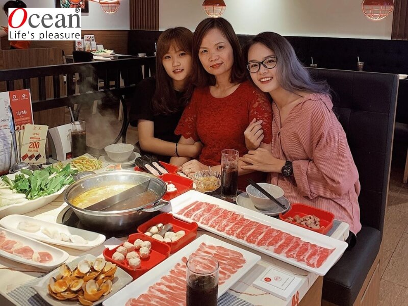 Hình ảnh và đánh giá của khách hàng về Hotpot Story